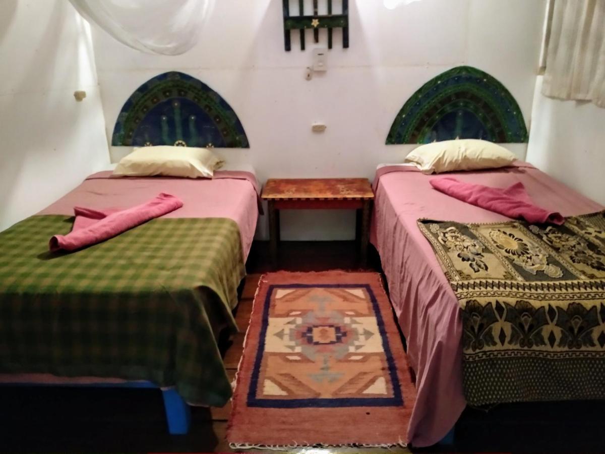 Hotel La Casa Rosada Lívingston Eksteriør billede